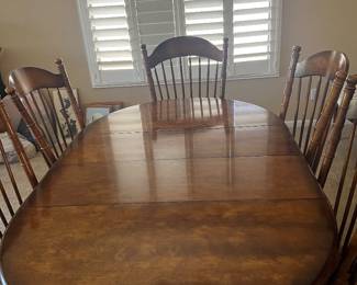 DINING ROOM TABLE AND 6 CHAIRS