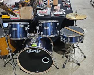 DRUM SET