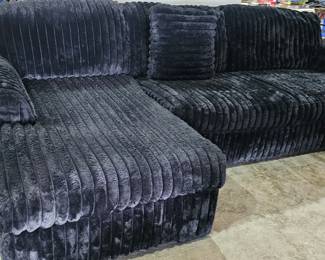 SOFA / SECTIONAL