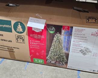 CHRISTMAS TREE