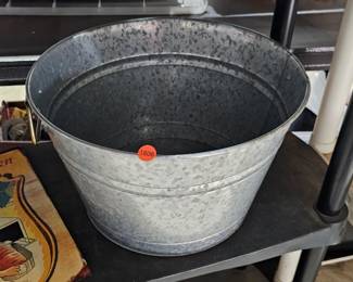 METAL BUCKET