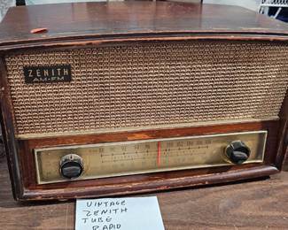 VINTAGE ZENITH RADIO
