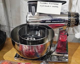 STAND MIXER