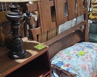 BED / DRESSER