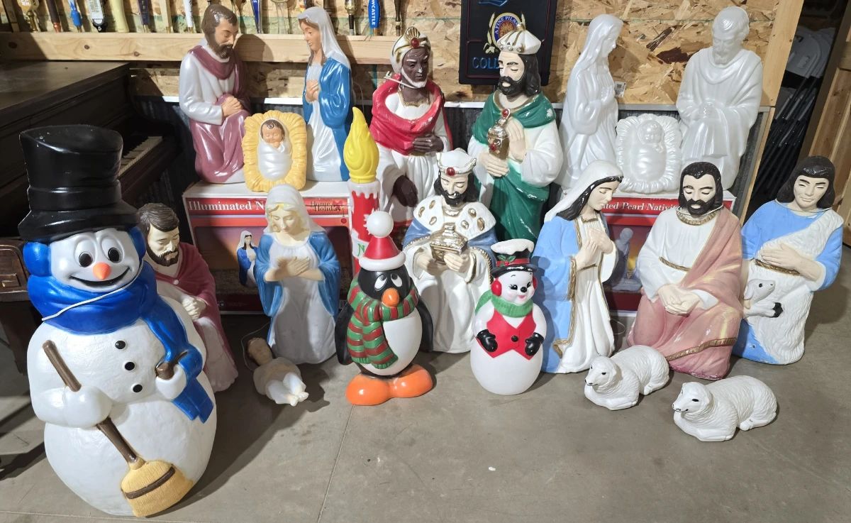 VINTAGE BLOW MOLDS EMPIRE, FEATHERSTONE, ETC.