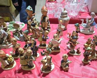 1940's TO 1990's VINTAGE HUMMEL COLLECTION