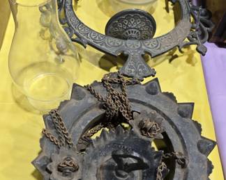 CAST IRON HANGING KEROSENE LAMP