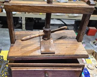 ANTIQUE BOOK PRESS