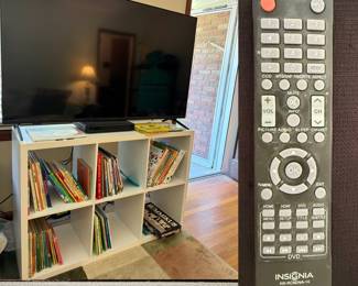 50” Insignia TV W/Remote