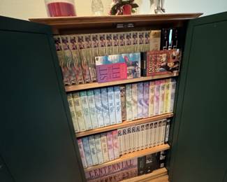 VHS, cassette tapes, vinyl records.... VHS Player and TV 