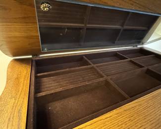 Master bedroom tall dresser with hidden jewelry box!!! Solid wood gorgeous high quality set! Purchased in Chicago at JCPenney in the 1990's