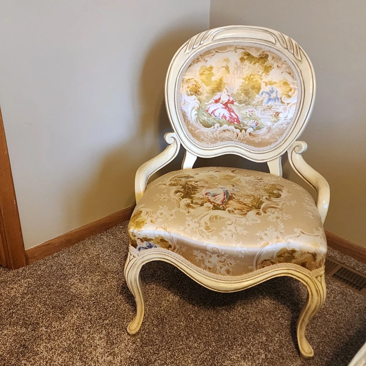 Antique Victorian Chair - mint condition!