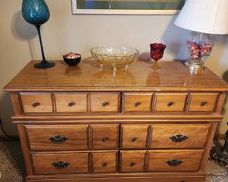 Chest of drawer - excellent condition!