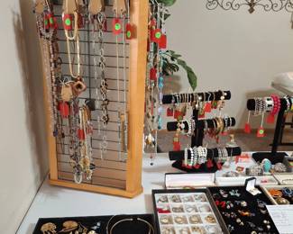 Jewelry - lots of sets with matching necklace/bracelet/earrings, pendants, earrings, bracelets