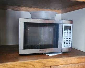 Small Microwave (not very old)
