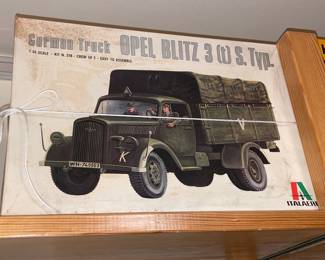 INCREDIBLE Collection Of Model Kits Spanning Many Decades & Brands Such As Matchbox (Mostly Military Related W/ Some Still SEALED!)