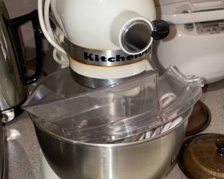 Kitchen-Aid Mixer