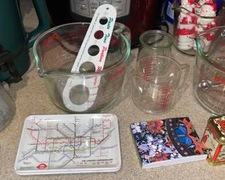 Pyrex Glass Measuring Cups