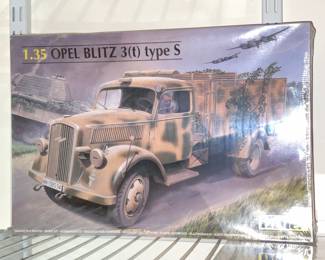INCREDIBLE Collection Of Model Kits Spanning Many Decades & Brands Such As Matchbox (Mostly Military Related W/ Some Still SEALED!)