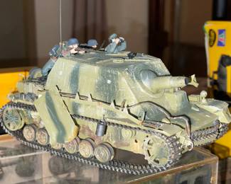 INCREDIBLE Collection Of Pre-Built Model Kits (Mostly Military Themed) W/ Unbelievable Detail!