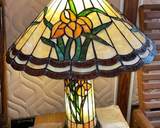 STUNNING Floral Stained Glass Lamp