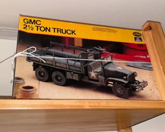 INCREDIBLE Collection Of Model Kits Spanning Many Decades & Brands Such As Matchbox (Mostly Military Related W/ Some Still SEALED!)