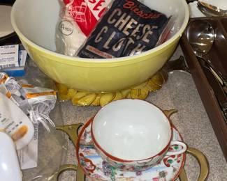 Pyrex Mixing Bowl