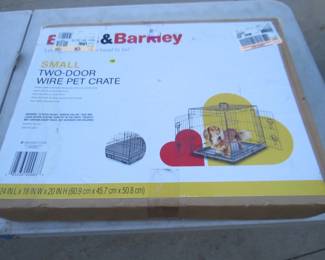 Lot 292. Small portable wire pet carrier/cage