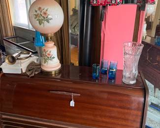 Hawaiin mid century modern stereo and record player Stereo works