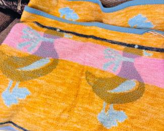 Super cute vintage duck blanket