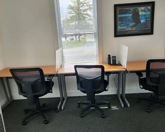 workstations / desks