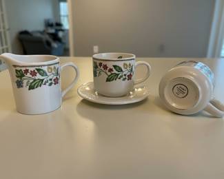 Excel Houseware Floral Pattern Creamer and Sugar Bowl Set