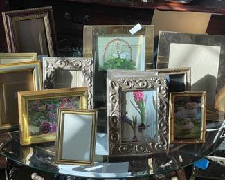 many picture frames to choose from. $3 to $8