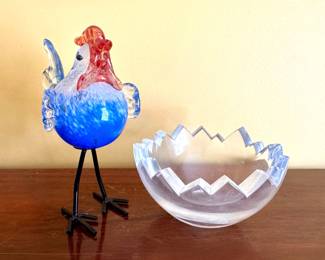 Hand blown glass rooster with jagged edge bowl