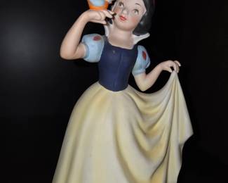 Disney Snow White Figurine 
