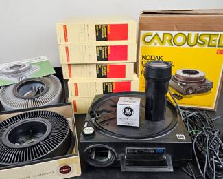 Lot #59 - Kodak Carousel 760H Slide Projector with Five 80 Slide Trays