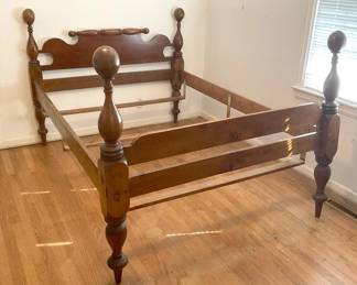 Vintage Cannonball Bed