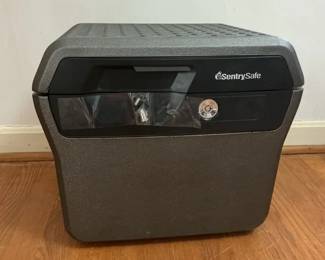 Sentry Safe w Key