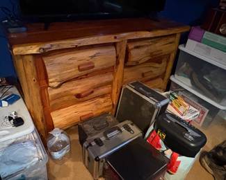 . . . log dresser