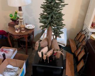 Holiday reindeer decor, kermit phone