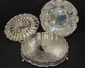 Exceptional 3Piece Reed And Barton Silver Plate... So Shiny... I Can See Myself