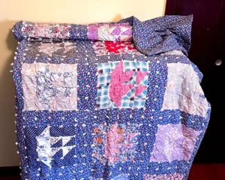 Blue Floral Patch Quilt