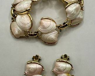 Shell Costume Jewelry Bracelet & Earring Set