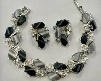 Vintage Thermoset Costume Jewelry Set — Bracelet & Earrings