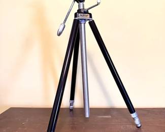 Fairfax Elevator Tripod