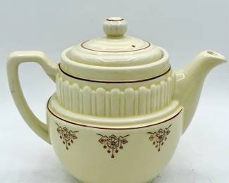 Art Deco Style De-Luxe New York Tea Pot