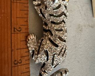 Large Cat Brooch $10.00
