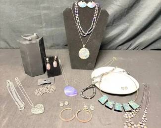 KN318Costume Jewelry  Iridescent