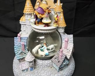 CT566Disney Beauty And The Beast Village And Castle Rose Musical Snow Globe
