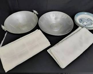 CT603Vintage Serving Bowls  Tablecloth